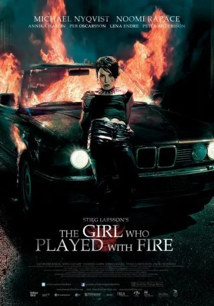 Mergina, kuri žaidė su ugnimi